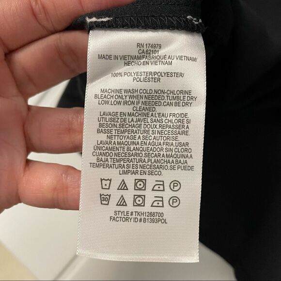 BCBG MAXAZRIA solid black sleeveless blouse ruffled assymmetric hem‎ sz medium - Picture 6 of 9